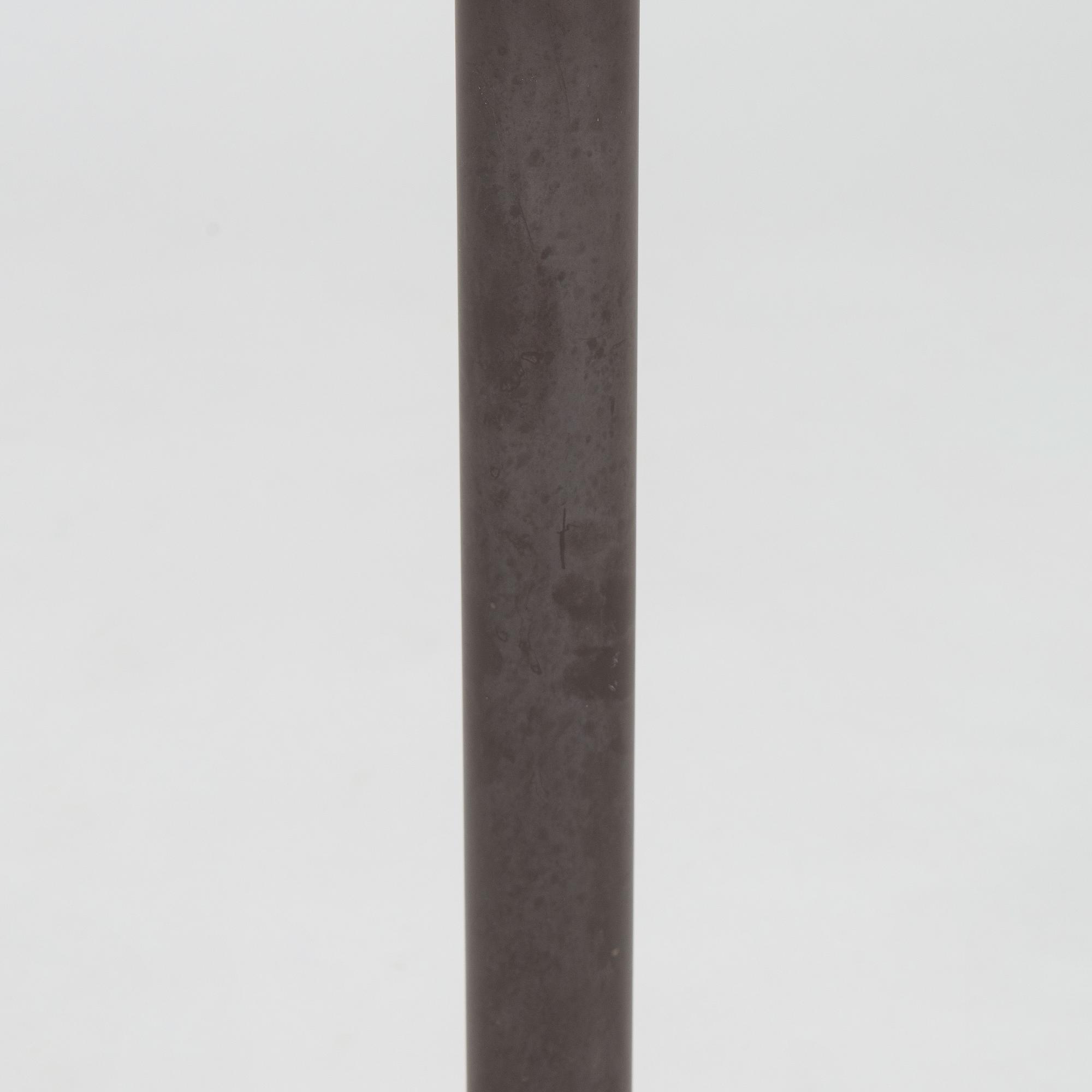 Ettore Sottsass, samppanjajäähdytin ja jalusta, Alessi, 1900-luvun loppu.