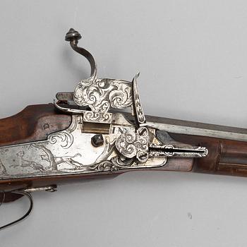 Wheel lock rifle, signed Johan Neureuter, Salzb. (Salzburg Austria 1669-1754) from around the year 1700.