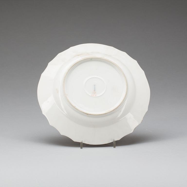 VAPENTALLRIK, porslin, KPM, Berlin, 1900-tal.