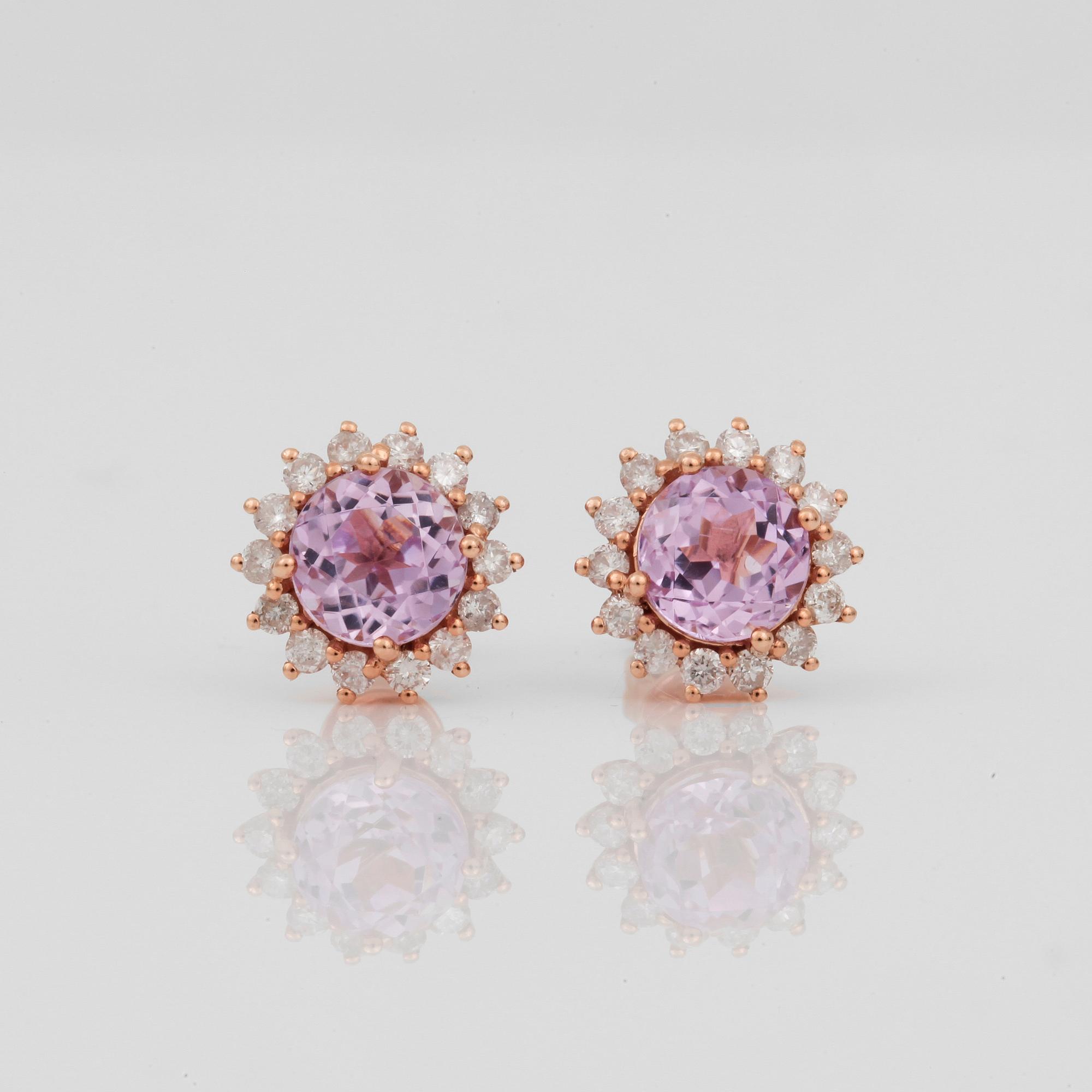 ÖRHÄNGEN, i rosa guld med kunziter, totalt ca 2.20ct och briljanter, ca 0.45ct.