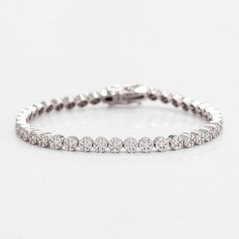 An 18K white gold tennisbracelet with diamonds totaling approx. 3.44 ct. Finnish marks.