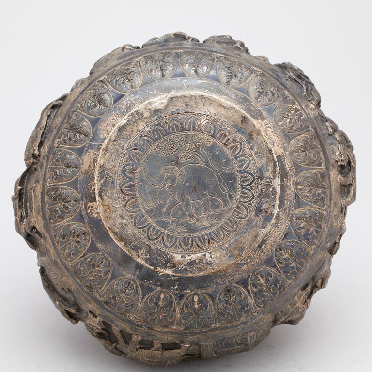 SKÅL, silver, troligen Indien, vikt ca 1164g.