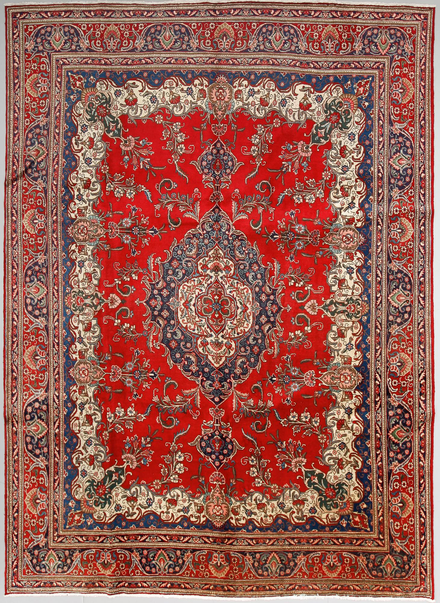 MATTA, Täbriz, old, ca 383 x 286 cm.
