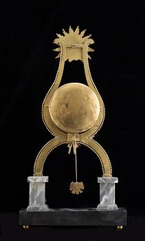 BORDSPENDYL, sekelskiftet 17/1800. Frankrike.