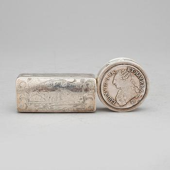 DOSOR, silver, Frankrike/Ryssland, 1858 resp 1775. Vikt 128 gram.