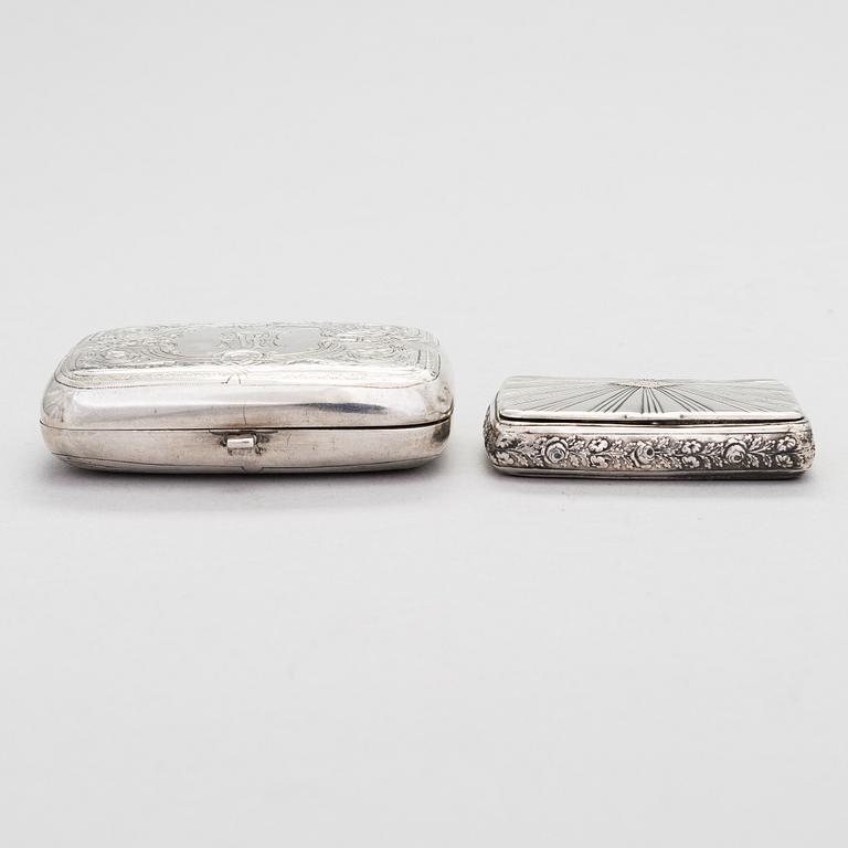 A 19th-century silver box and cigarette case, Gabriel Wahlbäck, Helsinki 1835 and Frans Viktor Lindroos, Kuopio 1892.