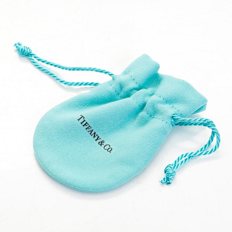 Tiffany & Co, an 18K gold 'Infinity Endless' bracelet.