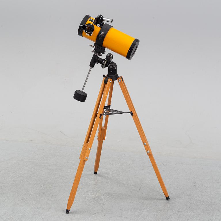 A telescope, Zenith, 20th century.
