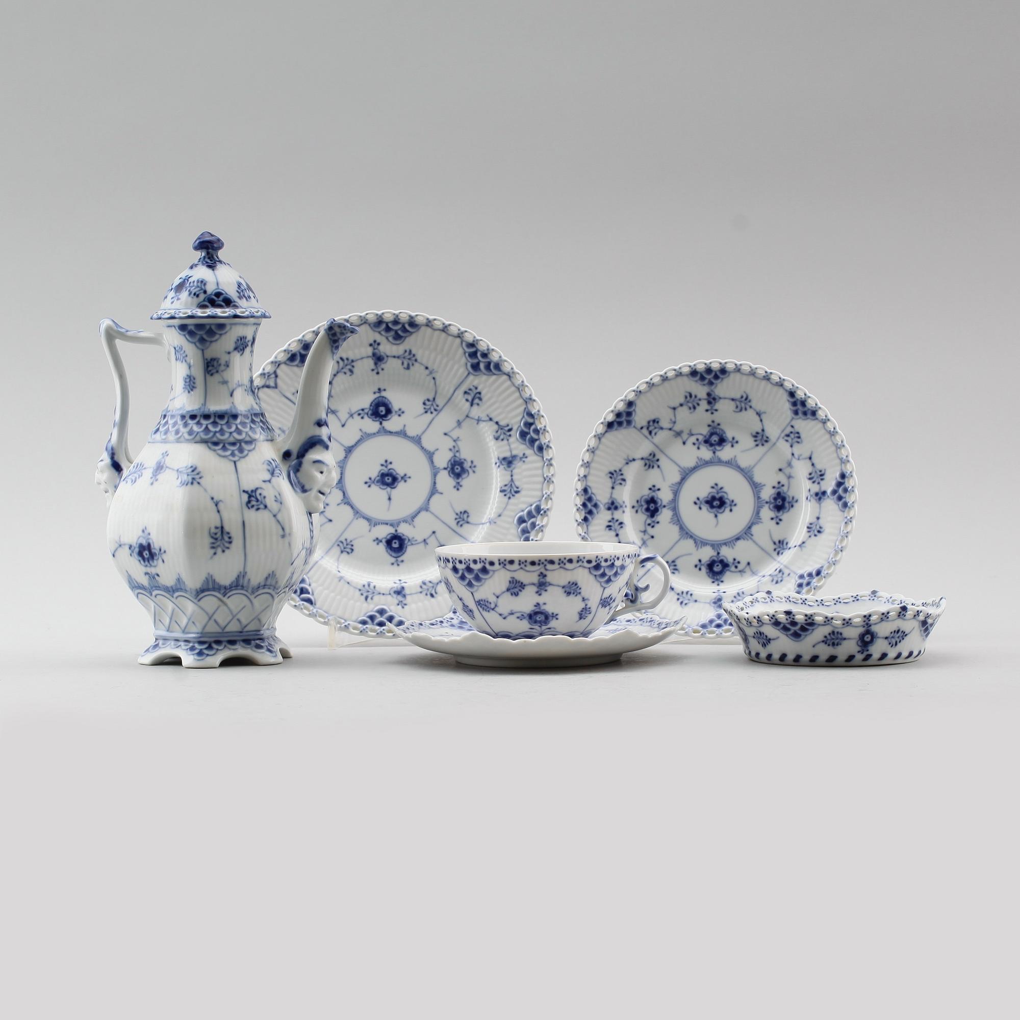 SERVISPORSLIN, 32 delar, musselmålad, Royal Copenhagen.