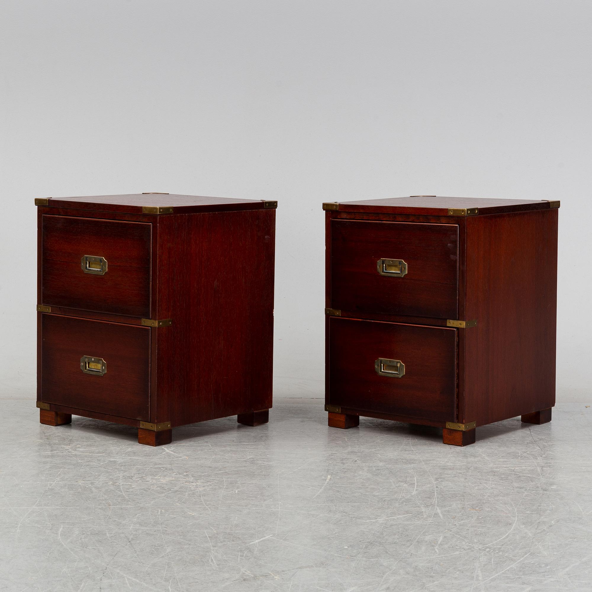 A pair of mahogany bedside tables, England second half of the 20th century.