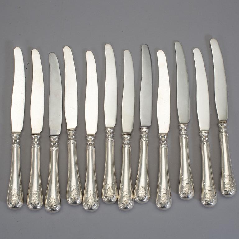 KNIVAR, 12 st, silver, "Gammal fransk", C G Hallberg, 1920-tal. Total vikt 645 g.