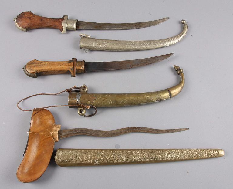 PARTI VAPEN, 3 delar, orientaliska, 1900-tal.