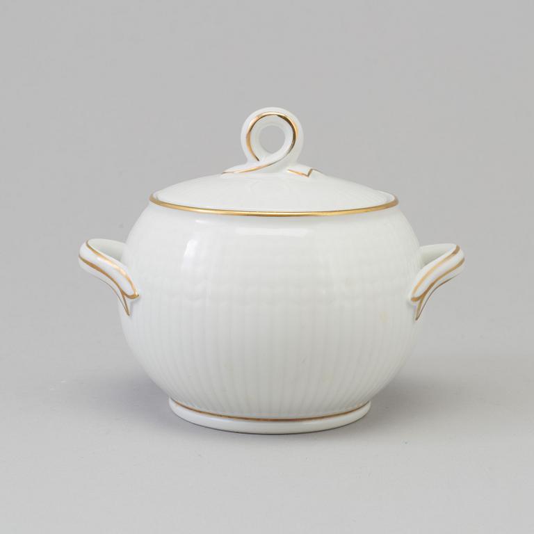 LOUISE ADELBORG, kaffeservis, 44 delar, "Swedish Grace", med guldkant, Rörstrand.