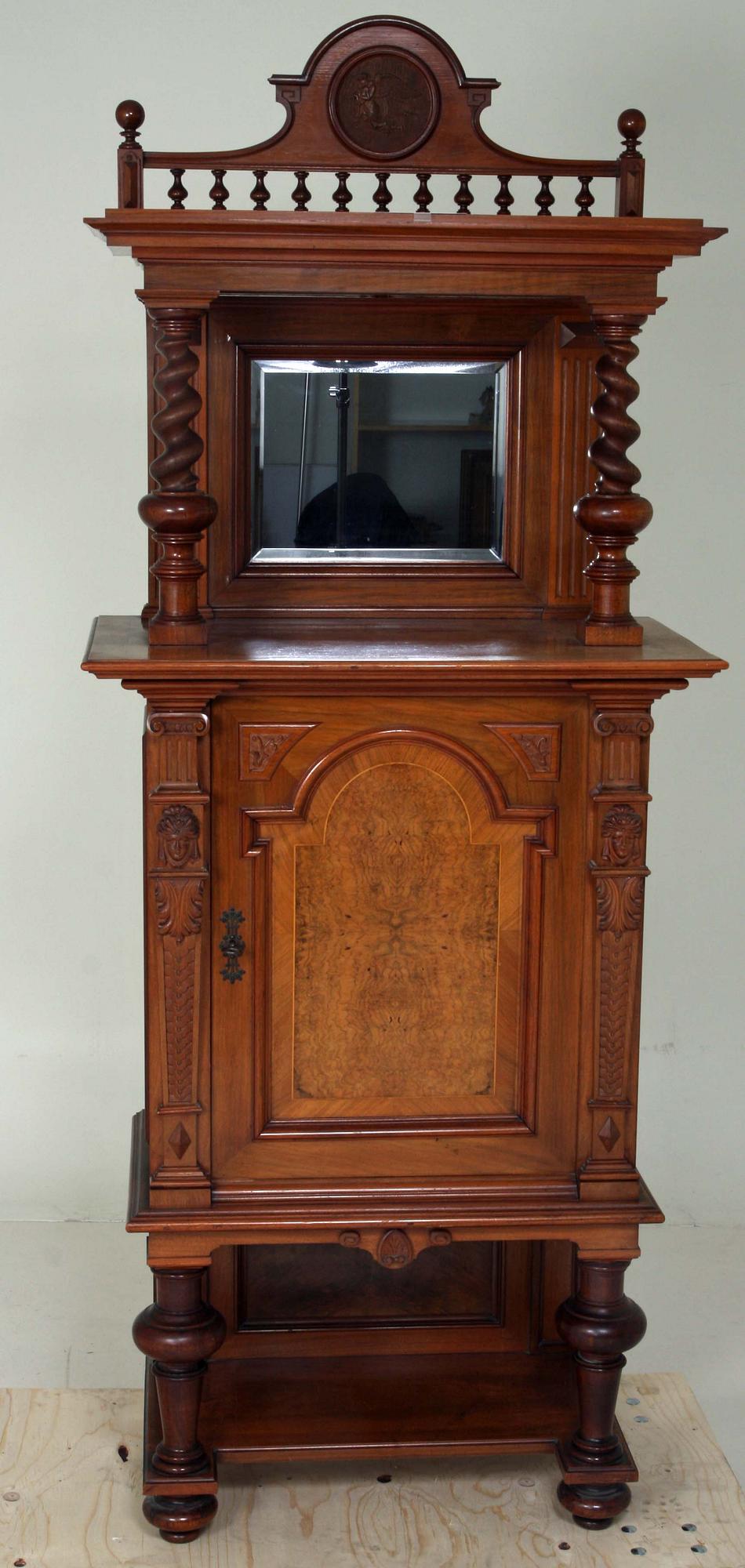 SKÅP, renässansstil, 1900-tal.