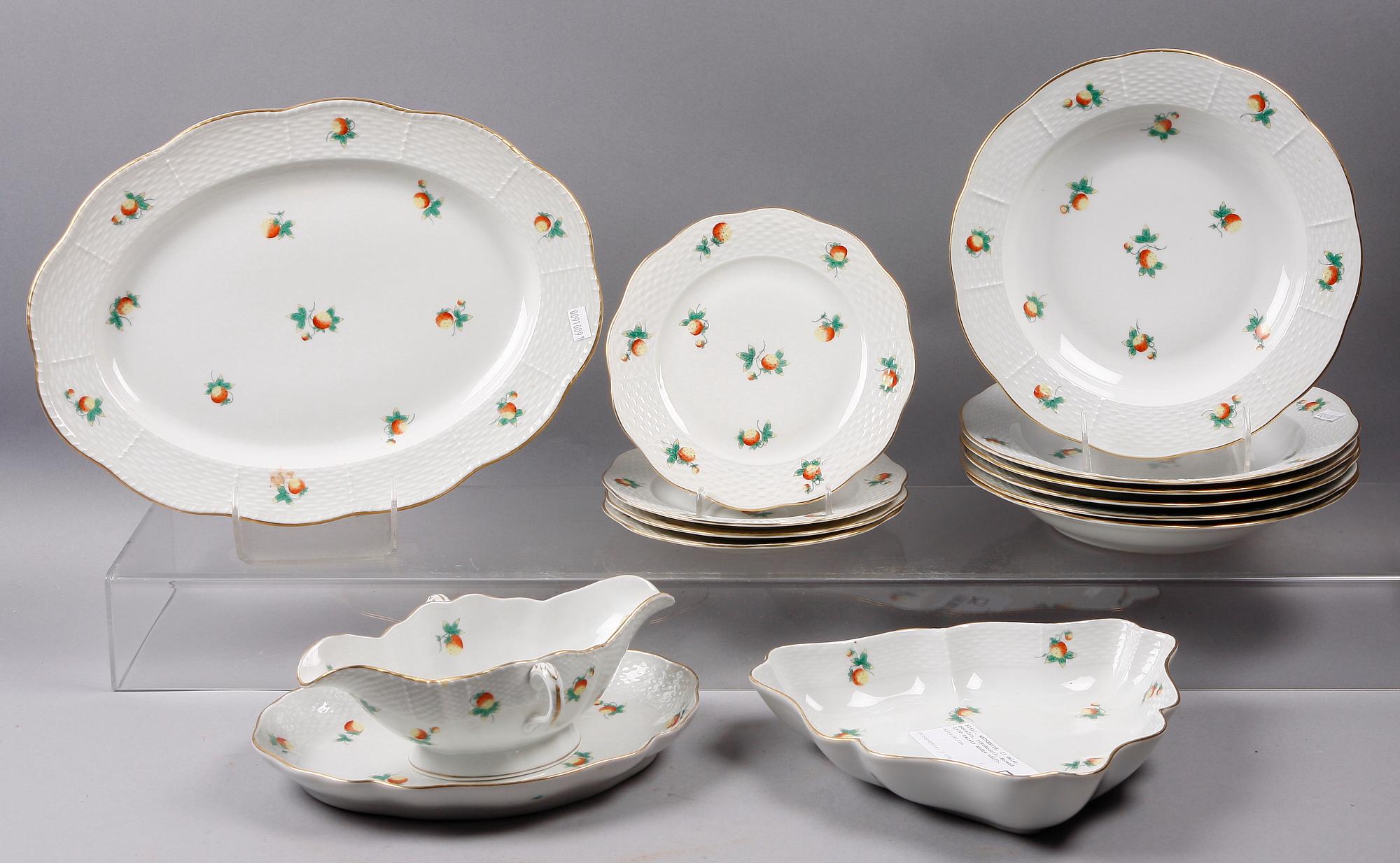 MATSERVIS, 23 delar, porslin, rokokostil, Herend, 1900-talets andra hälft.