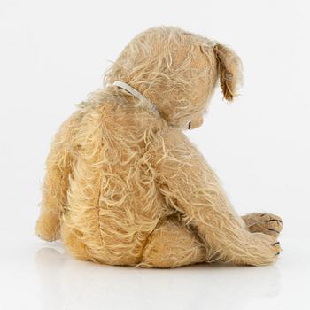 A Steiff teddybear, Germany, first half of the 20th century.