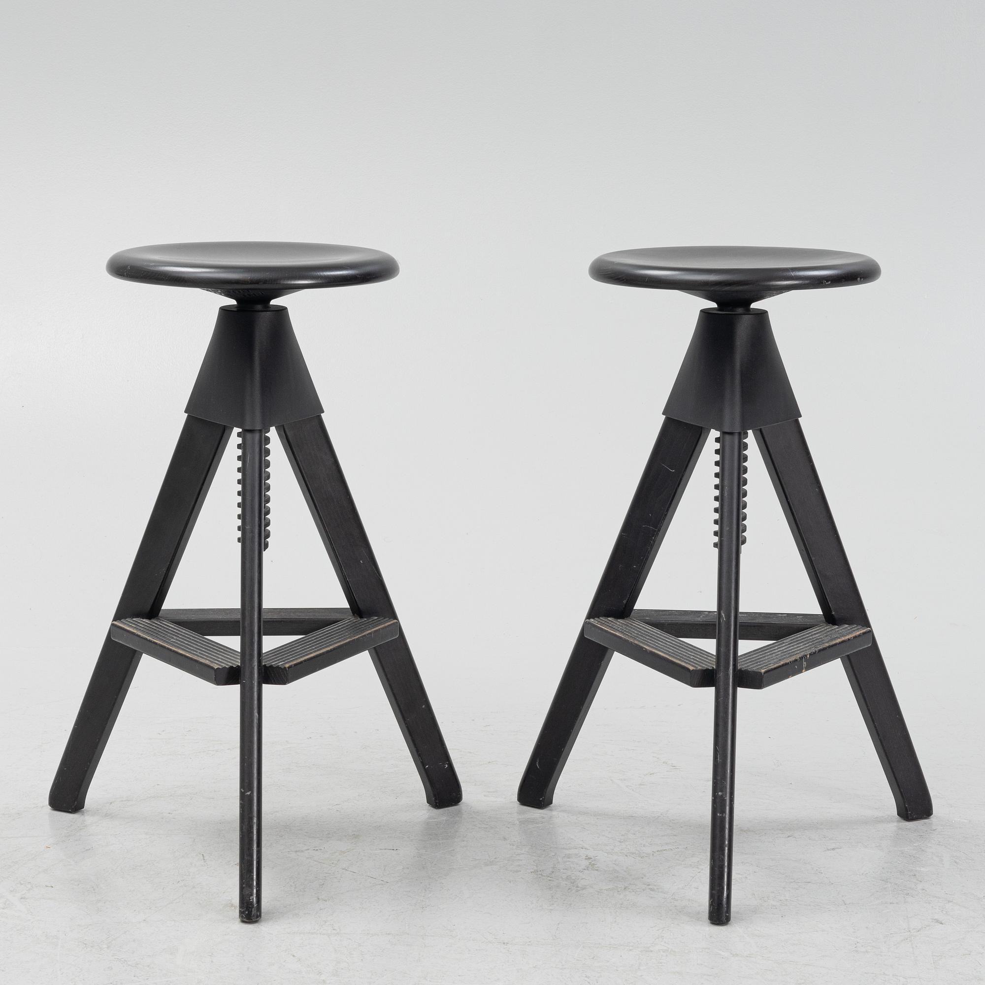 Konstantin Grcic, pallar, ett par, "Tom & Jerry, The Wild Bunch stool", Magis, formgiven 2012.