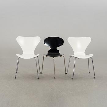 ARNE JACOBSEN, a set of two plus one chairs.