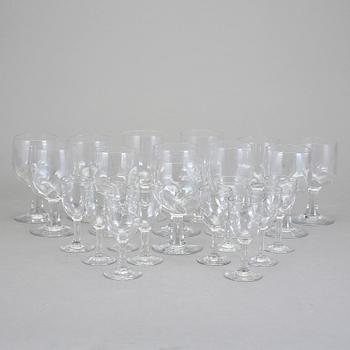 VINGLAS 12 och STARKVINSGLAS, 10 st, 1800-tal.
