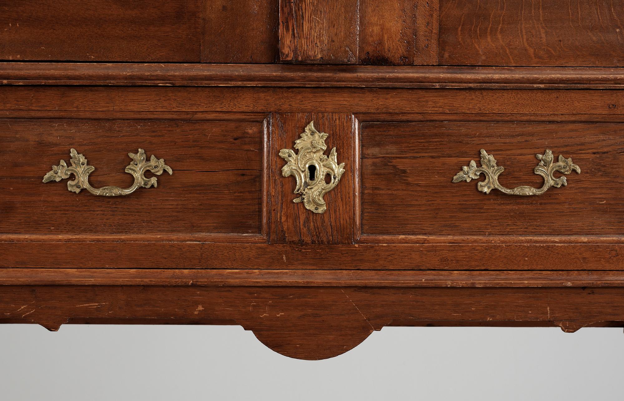 SKÅP, senbarock/rokoko, delvis 1700-tal.