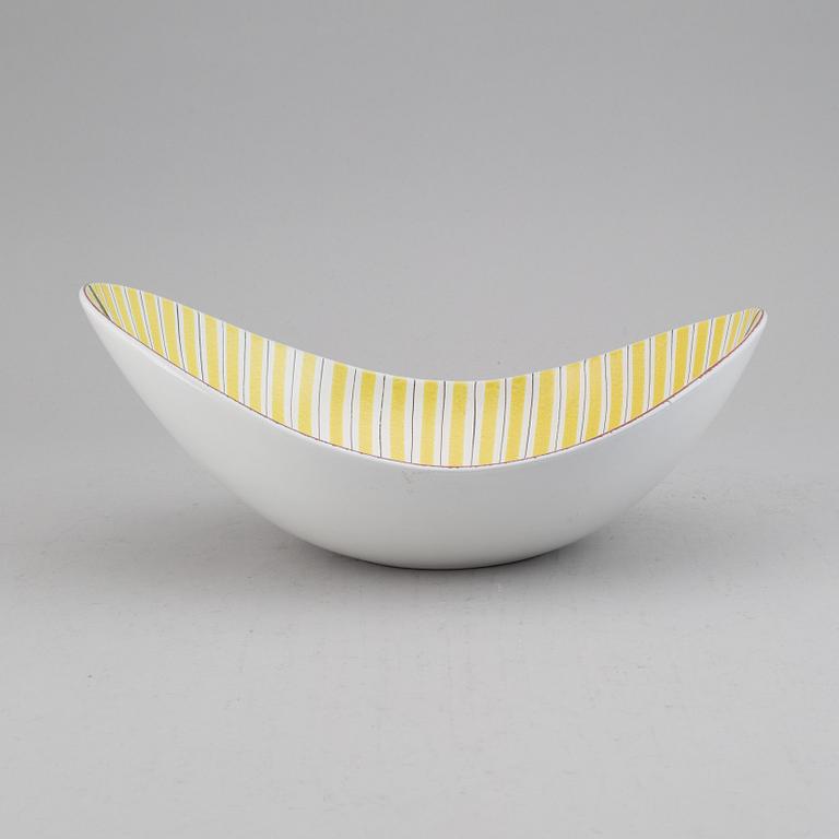 Stig Lindberg, an earthenware bowl, Gustavsberg studio.