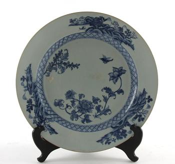 TALLRIK, porslin, Kina, 1700-tal.