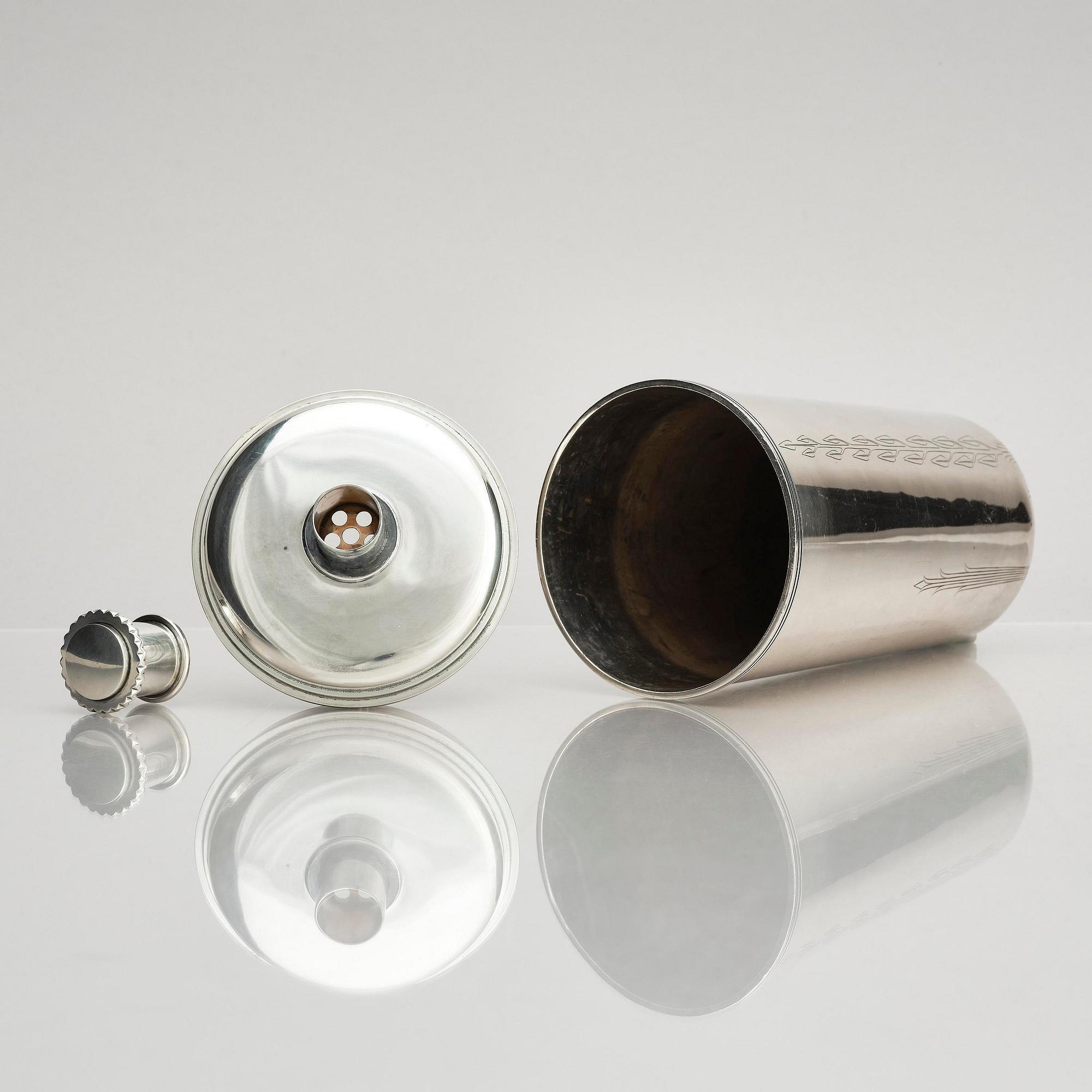 Atelier Borgila, a sterling silver coctailshaker, design Erik Fleming, Stockholm, Sweden 1949.