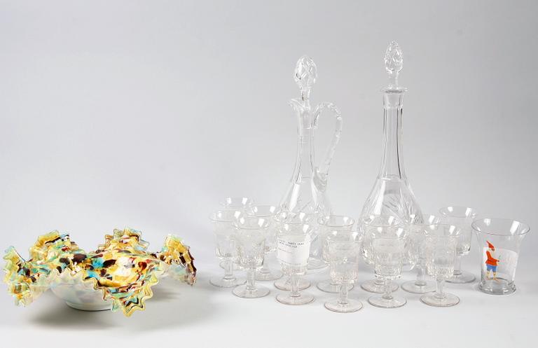 PARTI GLAS, 17 delar, 1800-1900-tal.