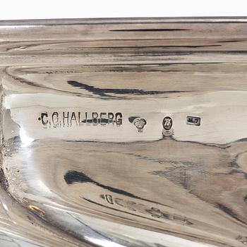 C.G. Hallberg, Terrin med lock, silver, rokokostil, Stockholm 1910.