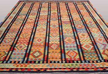 A CARPET, Kilim, ca 390 x 309 cm.