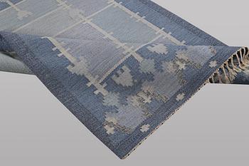 Ingegerd Silow, a flat weave carpet, signed IS, ca 210 x 140 cm.