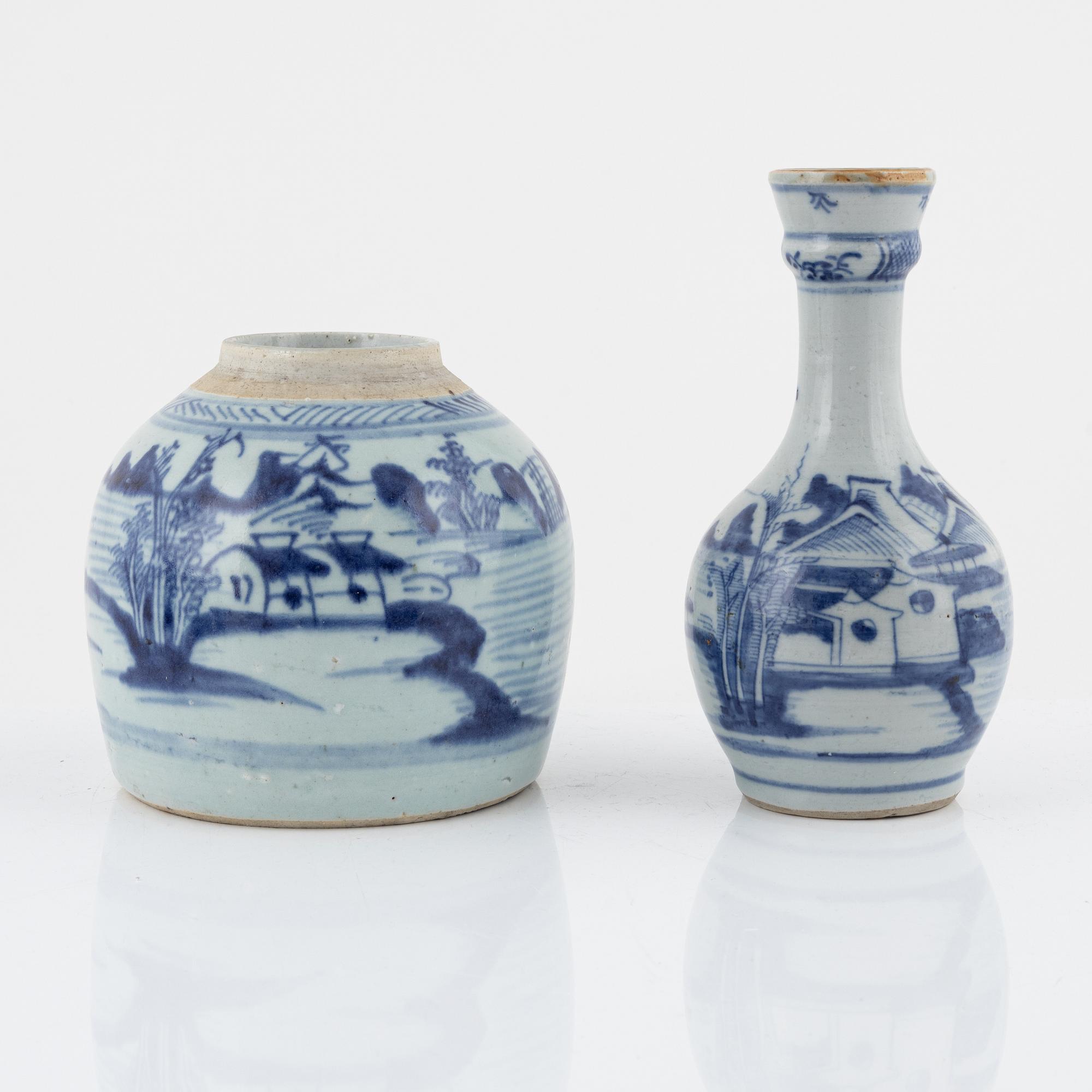 Vaser/bordslampor, 2 st, porslin, Kina, 1700-1800-tal.