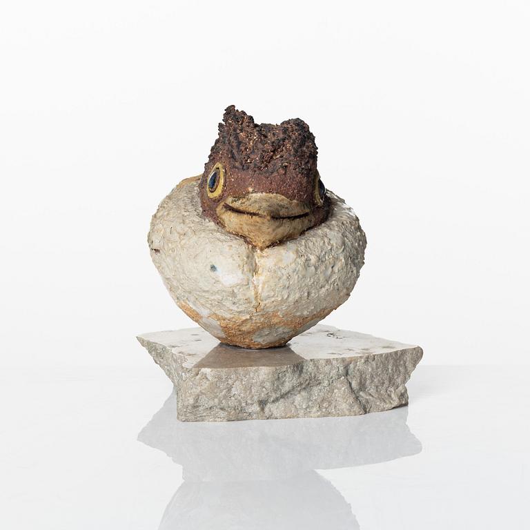 Tyra Lundgren, a stoneware sculpture of a bird, 1960-70s.