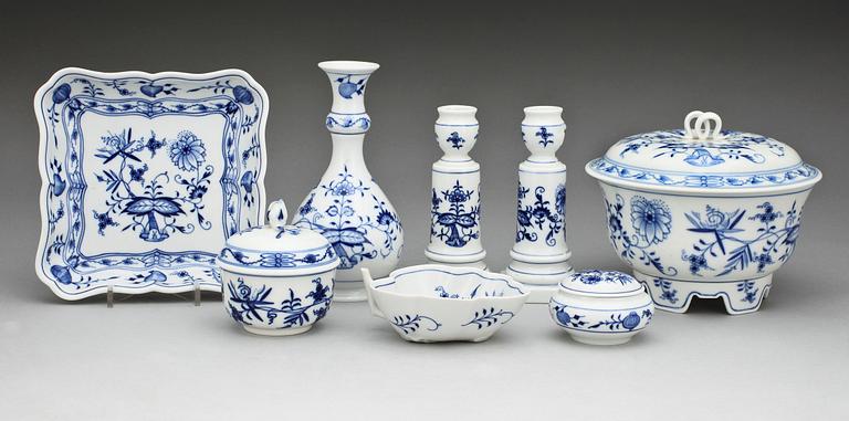 PARTI SERVISDELAR, 8 delar, porslin, "Lökmönstret", Meissen, 1900-tal.