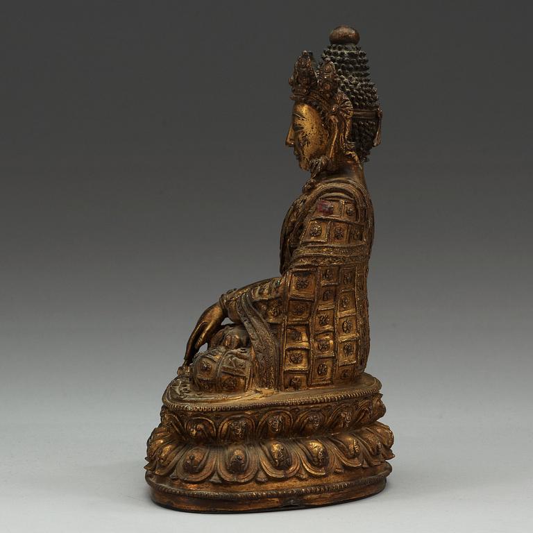 BODHISATVA, förgylld brons. Tibet, Troligen 16/1700-tal.