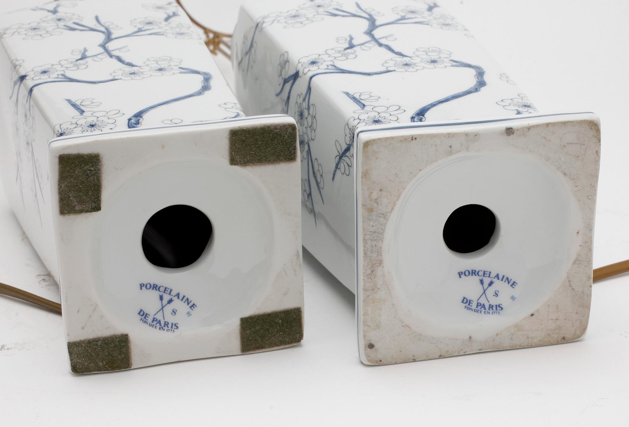BORDSLAMPOR, ett par, porslin, Porcelaine de Paris, 1900-talets slut.