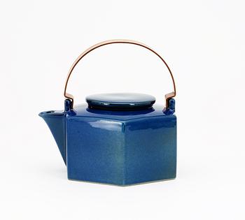 A Signe Persson Melin stoneware 'Six-sided' teapot, Rörstrand.