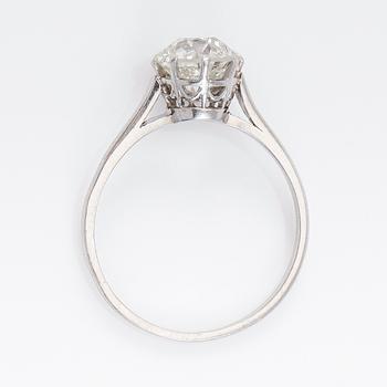 RING, platina, solitär briljantslipad diamant 1.62 ct, svenska stämplar Stockholm 1943.