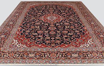 A carpet, Kashan, ca 424 x 304 cm.
