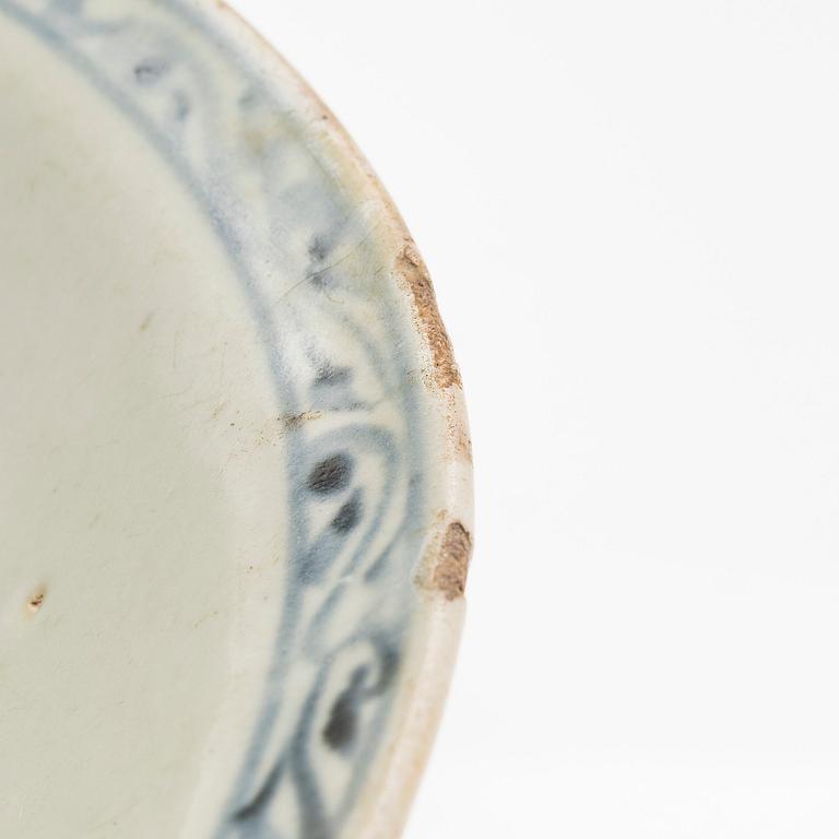 A blue and white Swatow dish, Ming dynasty (1368-1644), 16th Century.