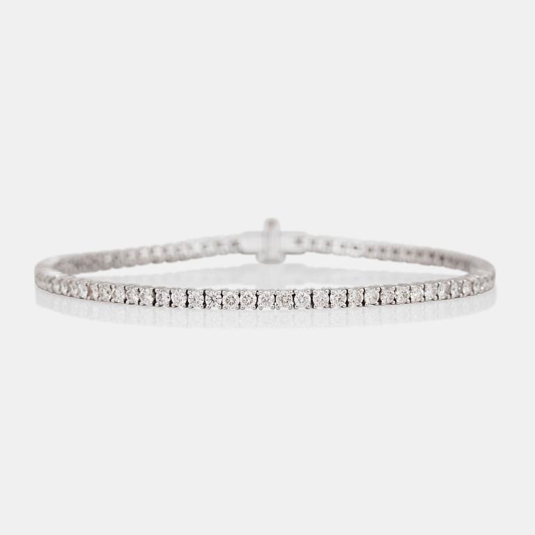 A brilliant-cut diamond bracelet. Total gem-weight 3.01 cts, accordning to engraving.