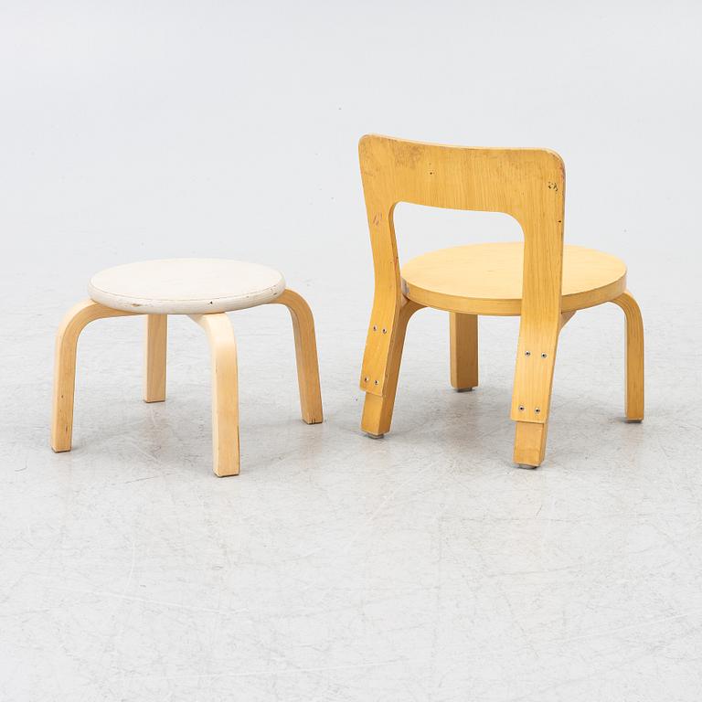 Alvar Aalto, barnstolar, 4 st + 2 pallar, Artek, Finland.