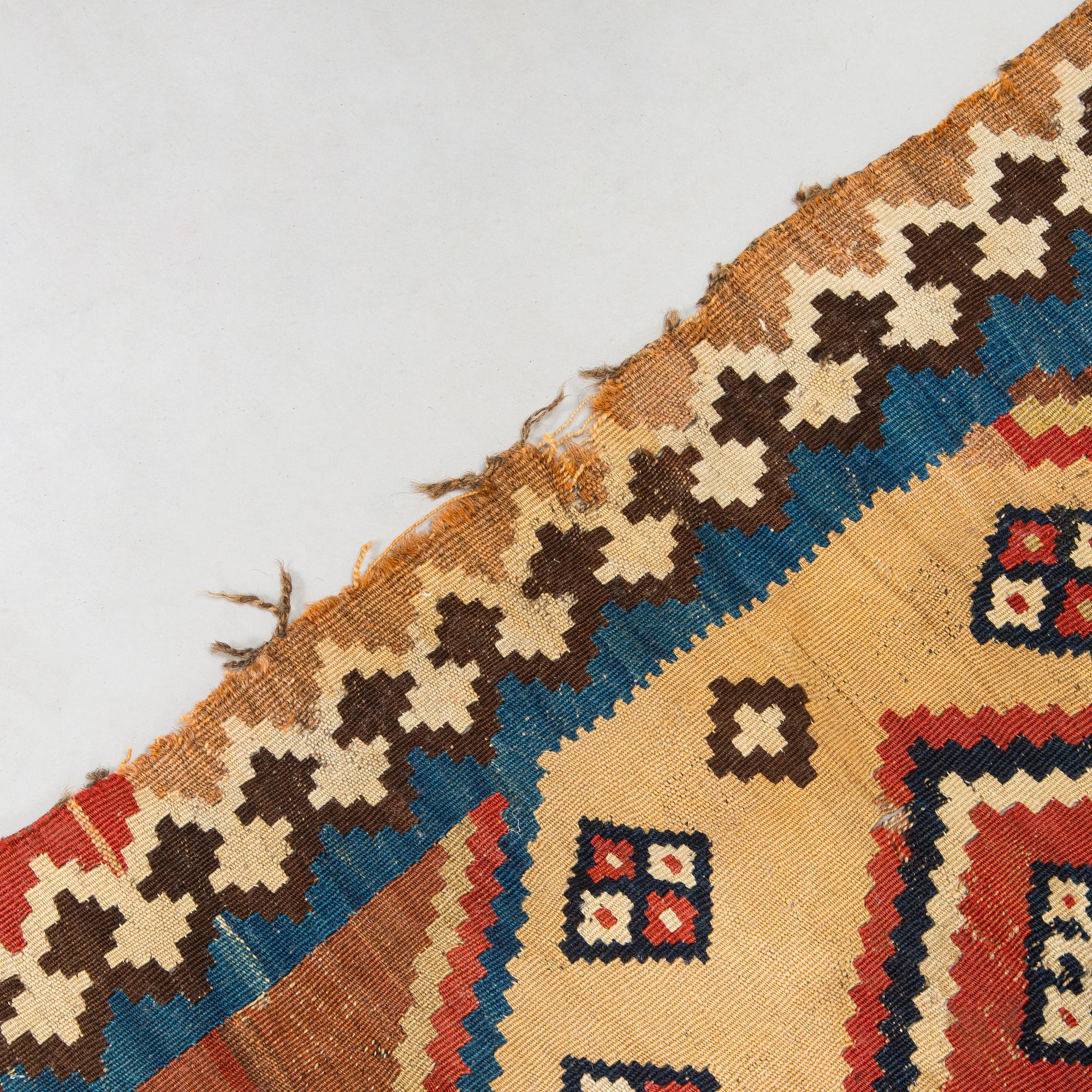 A Qashqai Kilim carpet, South Persia ca. 246 x 156 cm.