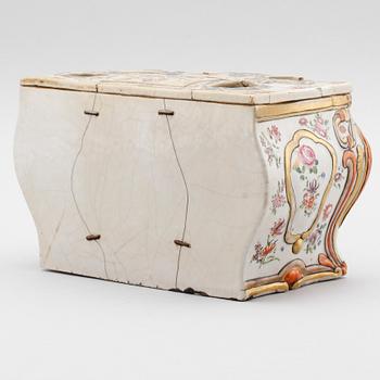 TULPANVAS, porslin, Kina, Qianlong 1736-1795.