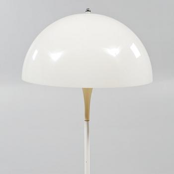 GOLVLAMPA, "Panthella", Verner Panton, Louis Poulsen, Danmark, formgiven 1971.