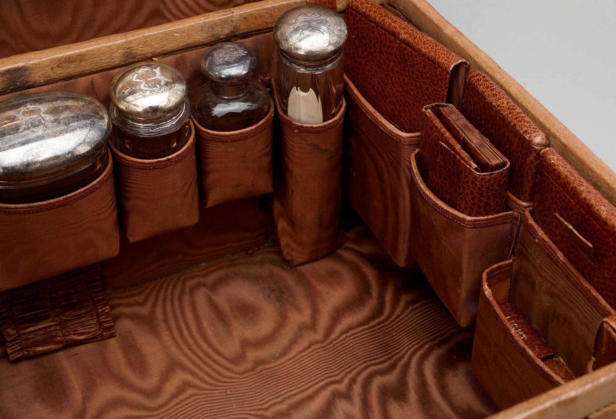 RESVÄSKA/NECESSÄR, 1890-tal.