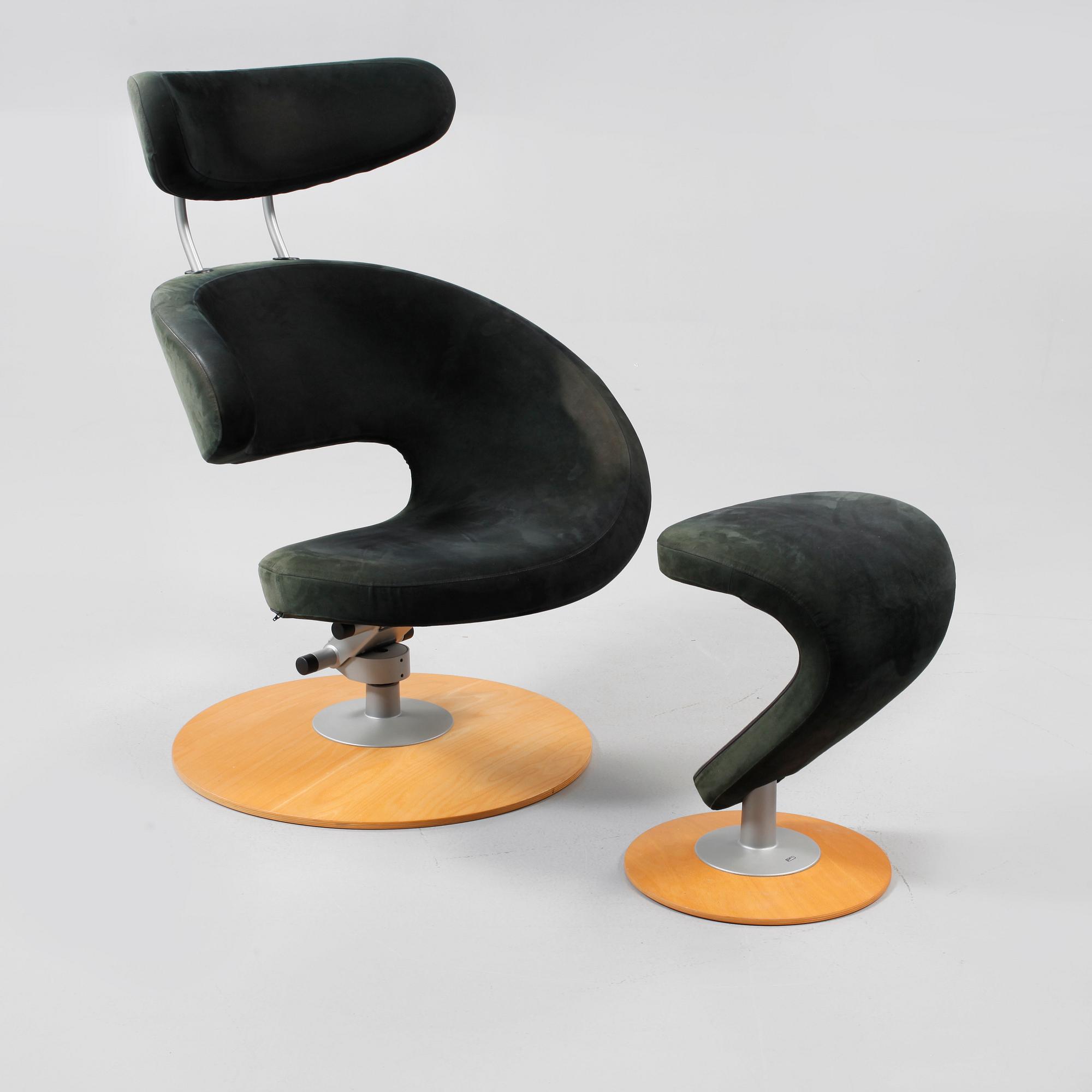 FÅTÖLJ SAMT FOTPALL, Stokke, model "Peel",omkring år 2000.