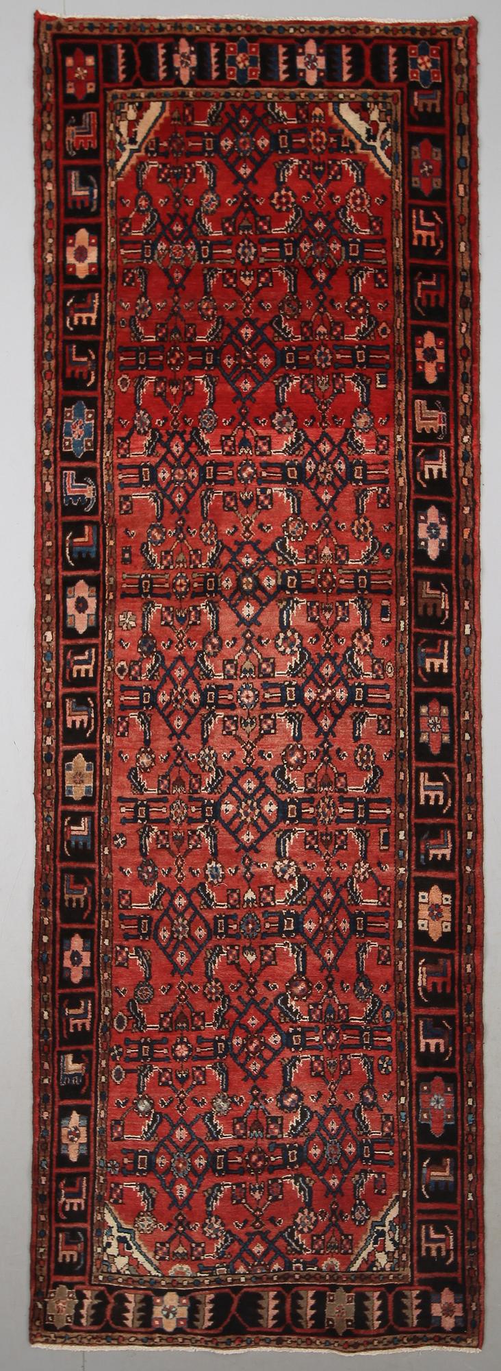 MATTA, Hamadan, ca 325 x 110 cm.