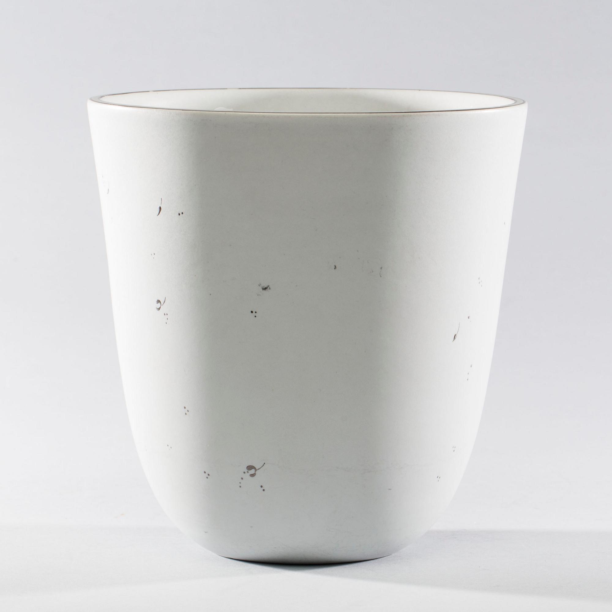 VAS, "Grazia", Gustavsberg. Design Stig Lindberg, signerad Stig L, numrerad 226. 1900-talets mitt.