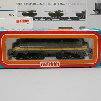 Märklin, engines and traincars, scale H0, in boxes.